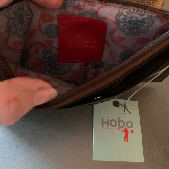 Hobo, NEW WITH TAGS, Small BLACK Wristlet. 100 percent genuine LEATHER. - Picture 3 of 7